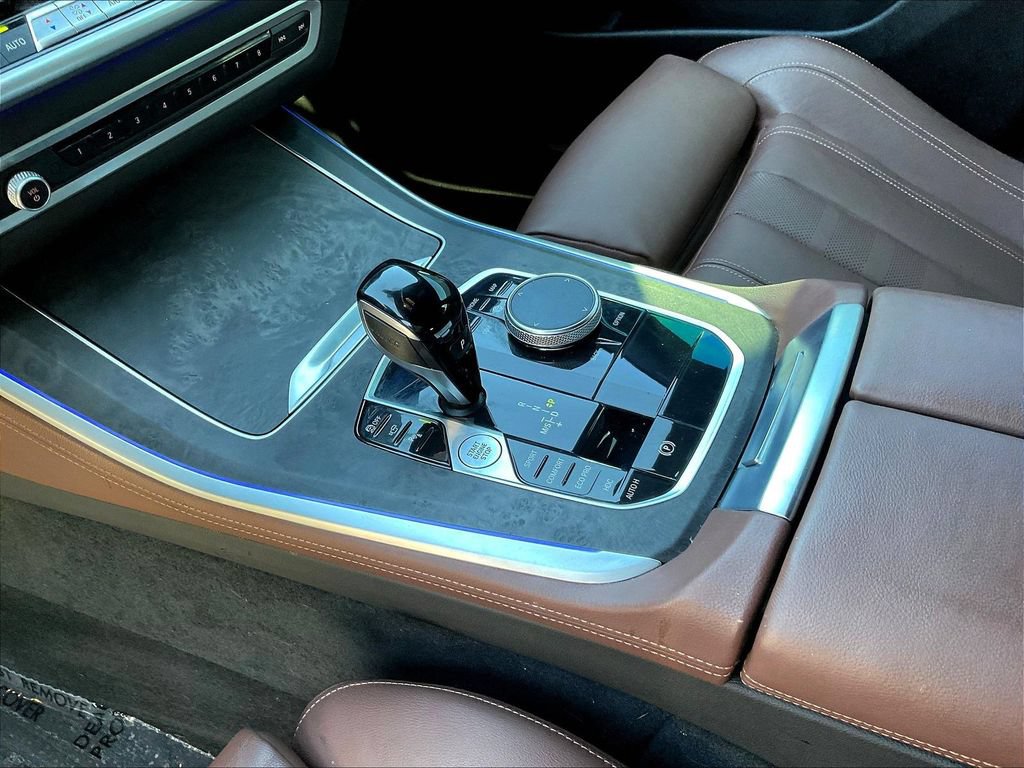 Used 2022 BMW X5 xDrive40i w/ M Sport Package AWD/4WD image 15