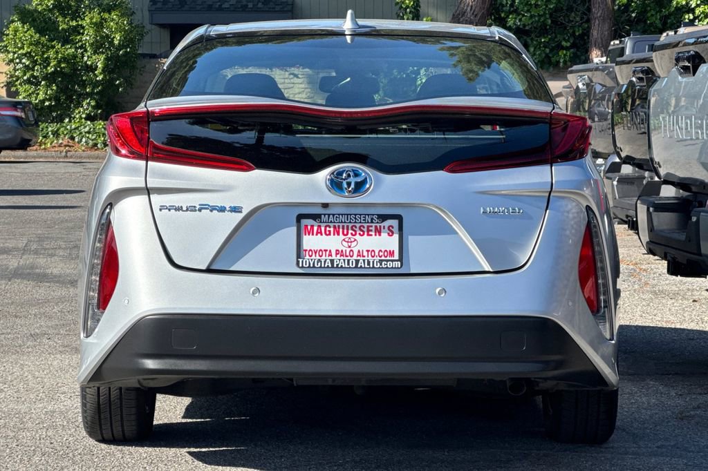 Certified 2021 Toyota Prius Prime Limited FWD image 4