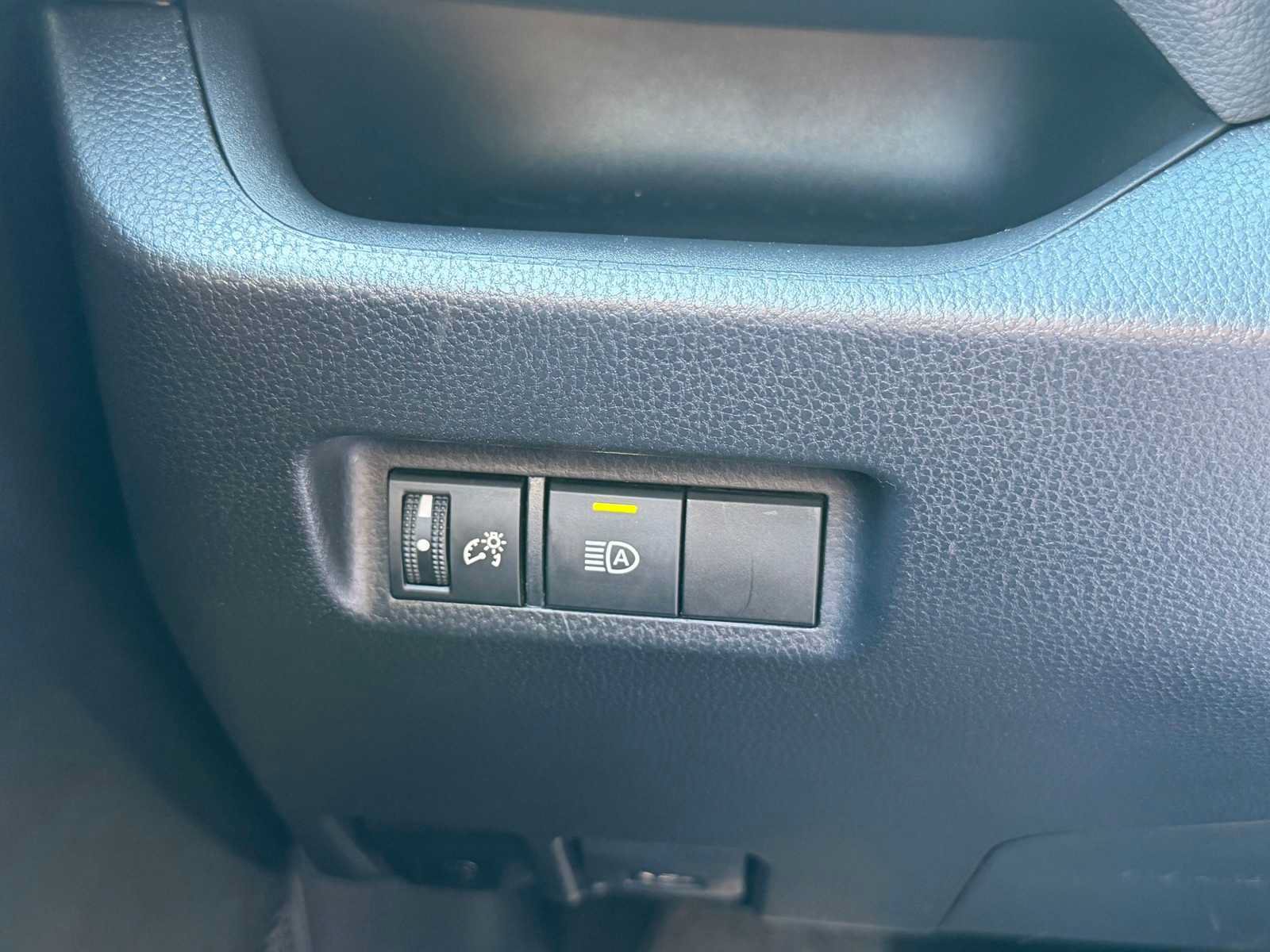 Used 2020 Toyota RAV4 LE w/ Carpet Mat Package FWD image 15