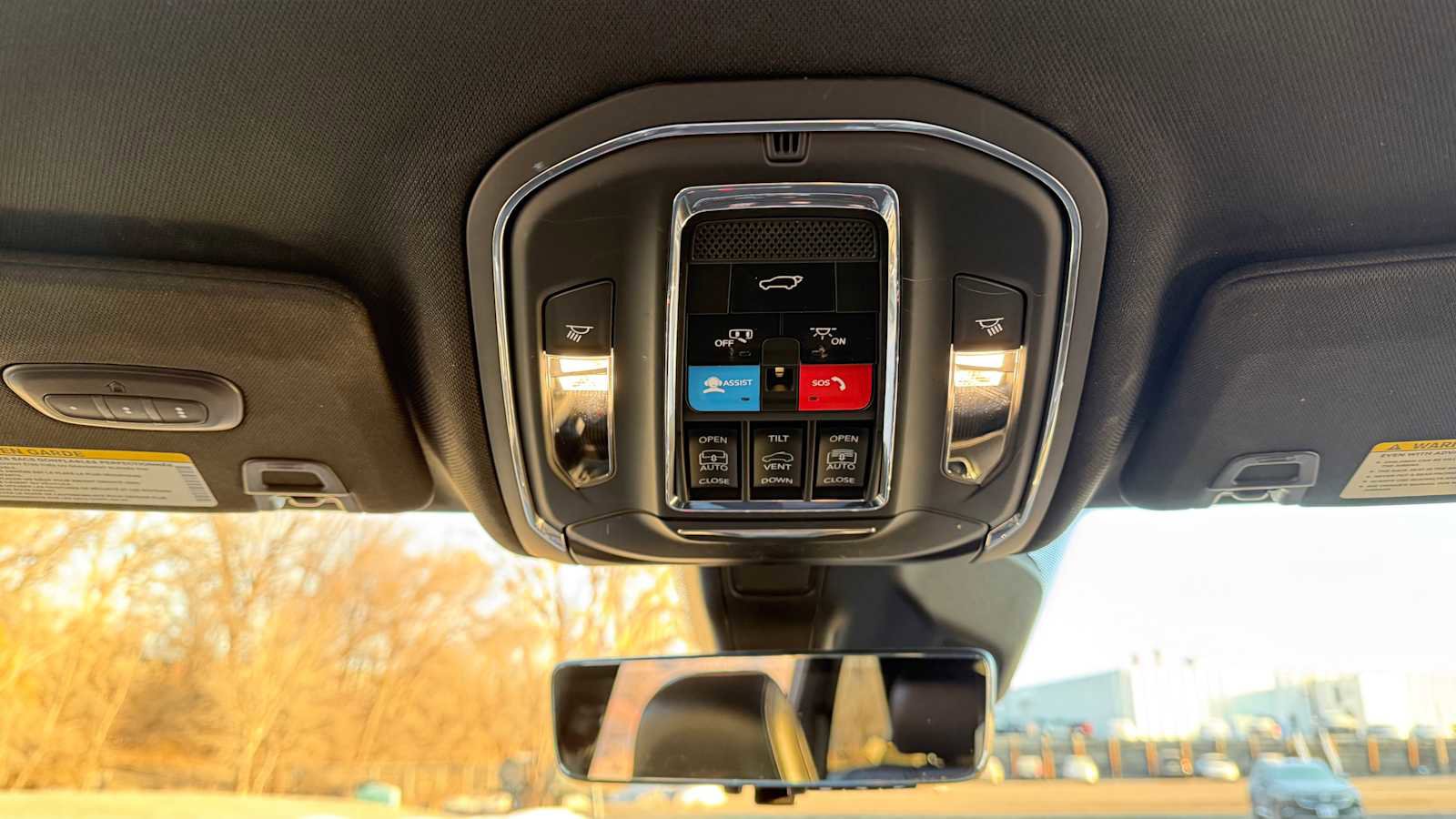 Used 2024 Jeep Grand Cherokee Limited w/ Luxury Tech Group II image 25