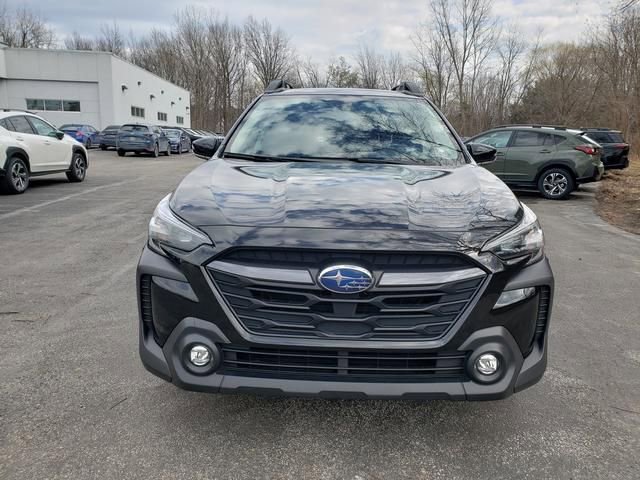 Used 2023 Subaru Outback Premium image 9