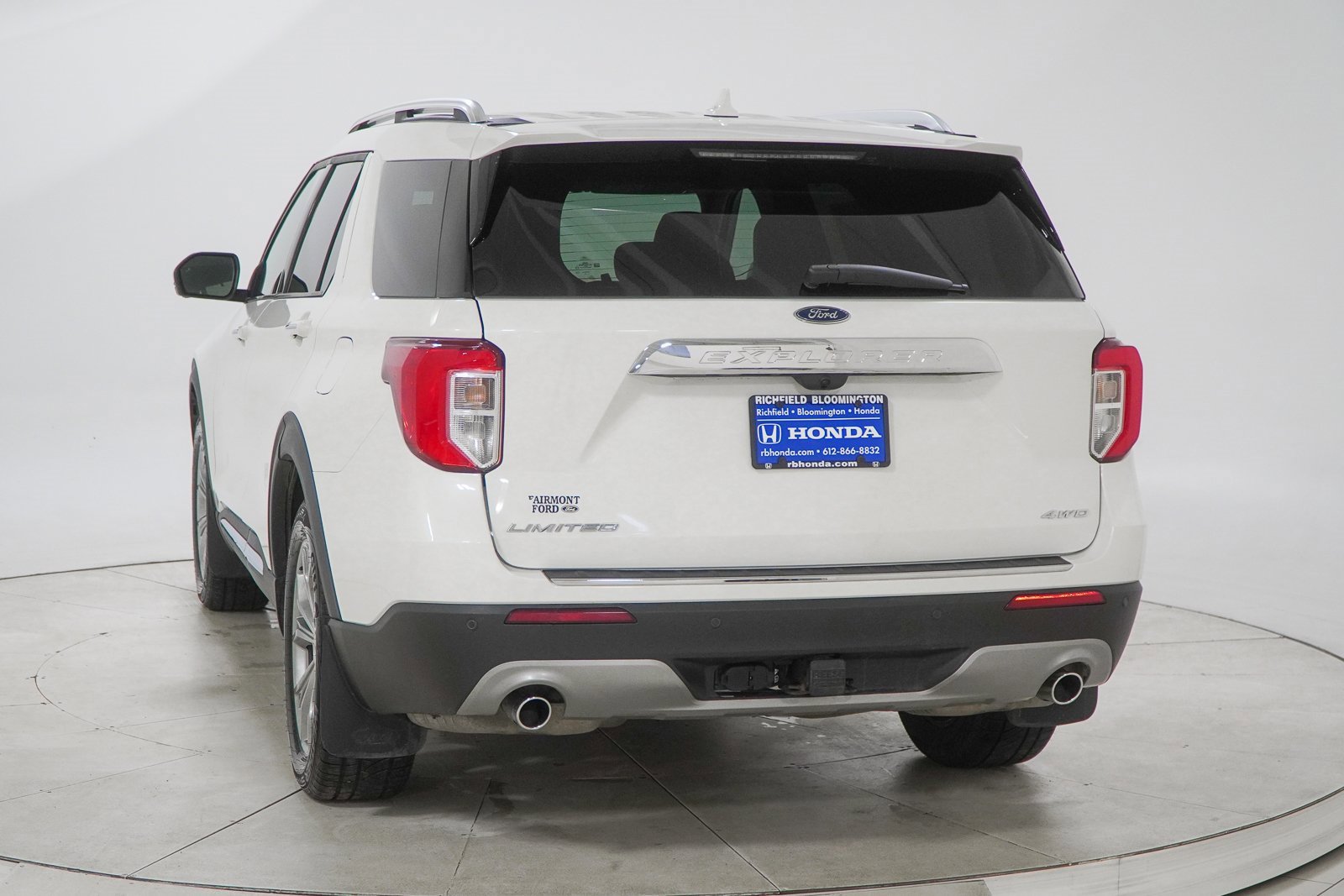 Used 2022 Ford Explorer Limited w/ Equipment Group 301A image 7