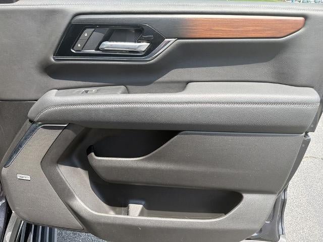 Used 2025 GMC Yukon Denali w/ Sun & Power Step Package AWD/4WD image 15