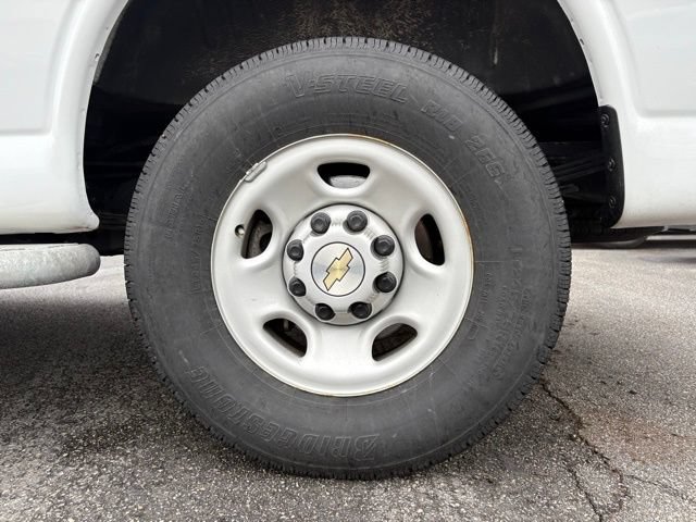 Used 2024 Chevrolet Express 2500 w/ Driver Convenience Package RWD image 19