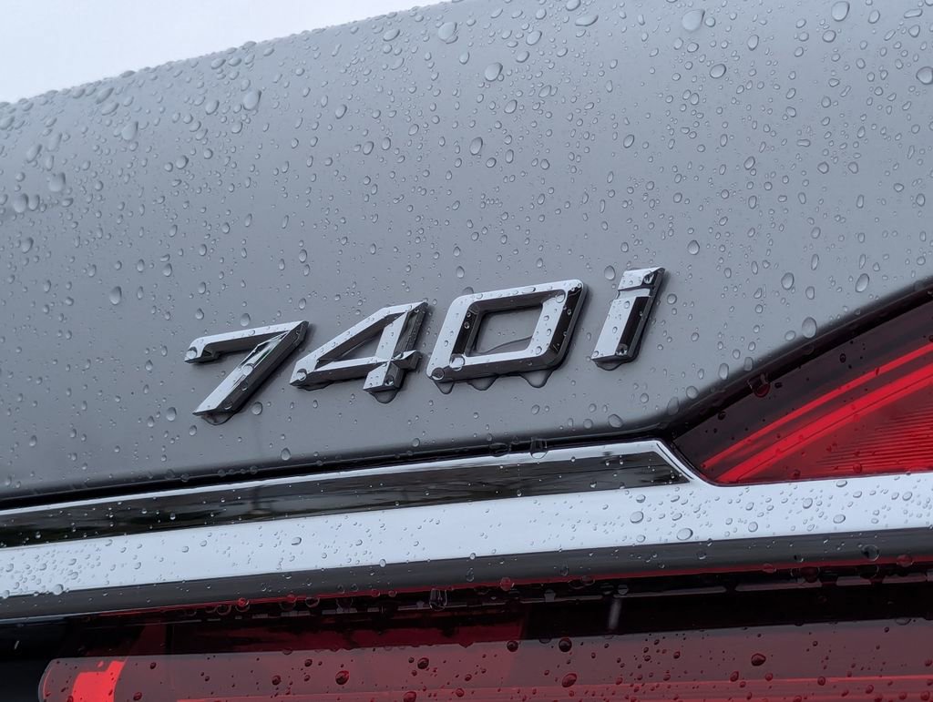 Used 2019 BMW 740i w/ Executive Package RWD image 33