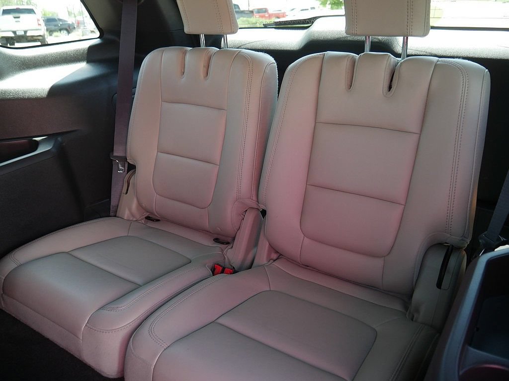 Used 2014 Ford Explorer Limited w/ Equipment Group 302A AWD/4WD image 18