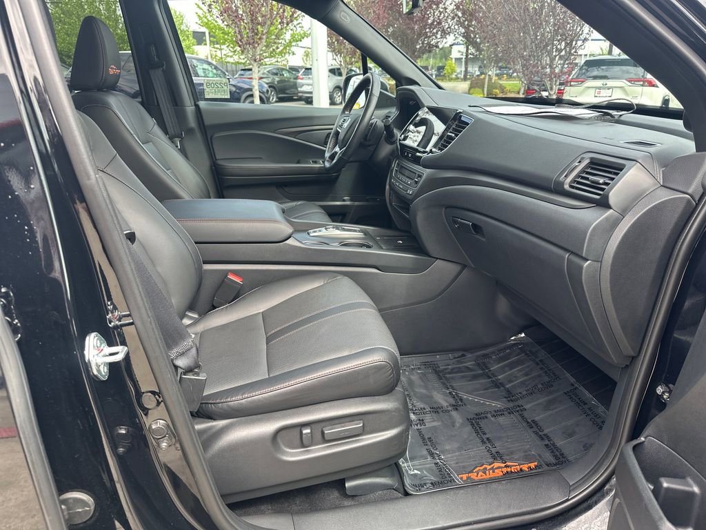 Used 2025 Honda Ridgeline TrailSport image 17