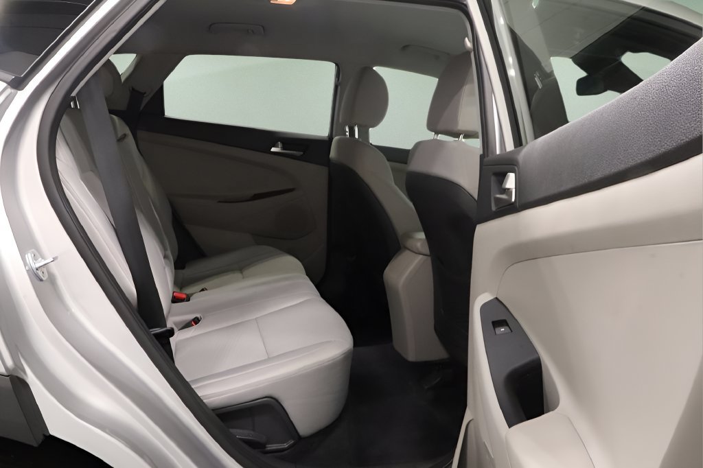 Used 2021 Hyundai Tucson SE FWD image 16