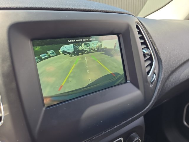 Used 2019 Jeep Compass Latitude w/ Popular Equipment Group AWD/4WD image 18