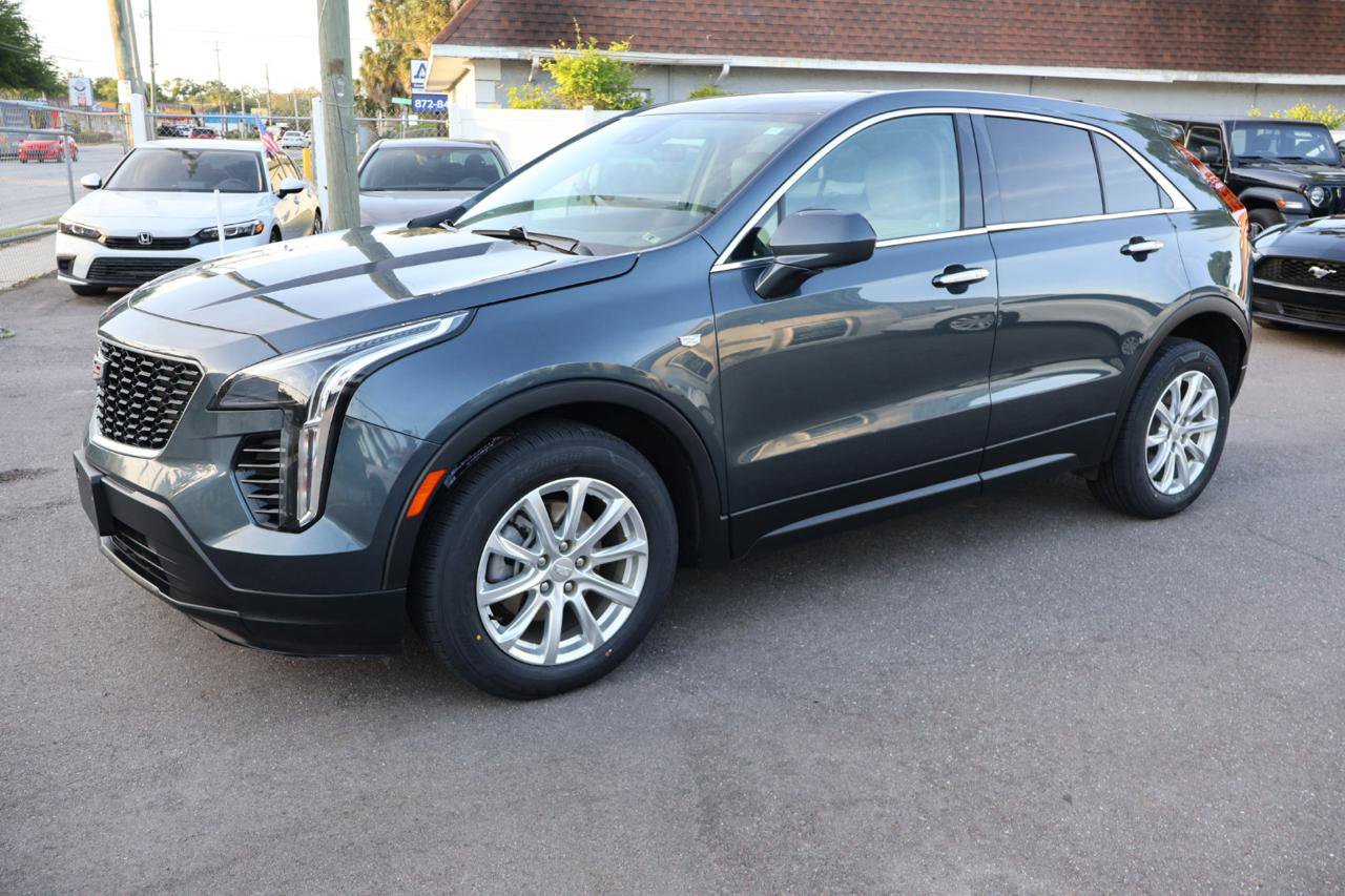 Used 2020 Cadillac XT4 Luxury w/ Cold Weather Package image 8
