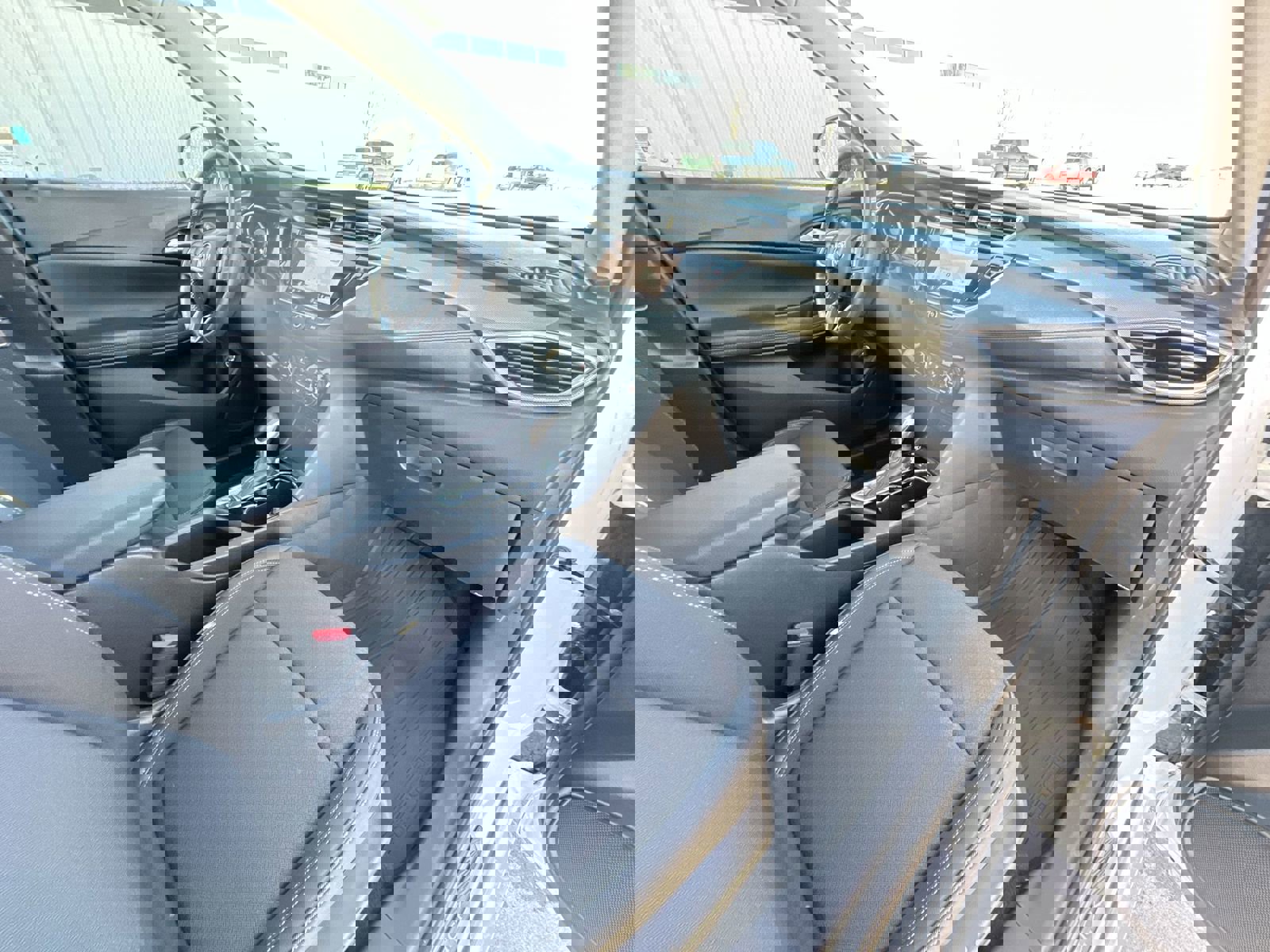 Used 2021 Buick Encore GX Select w/ Advanced Technology Package FWD image 30