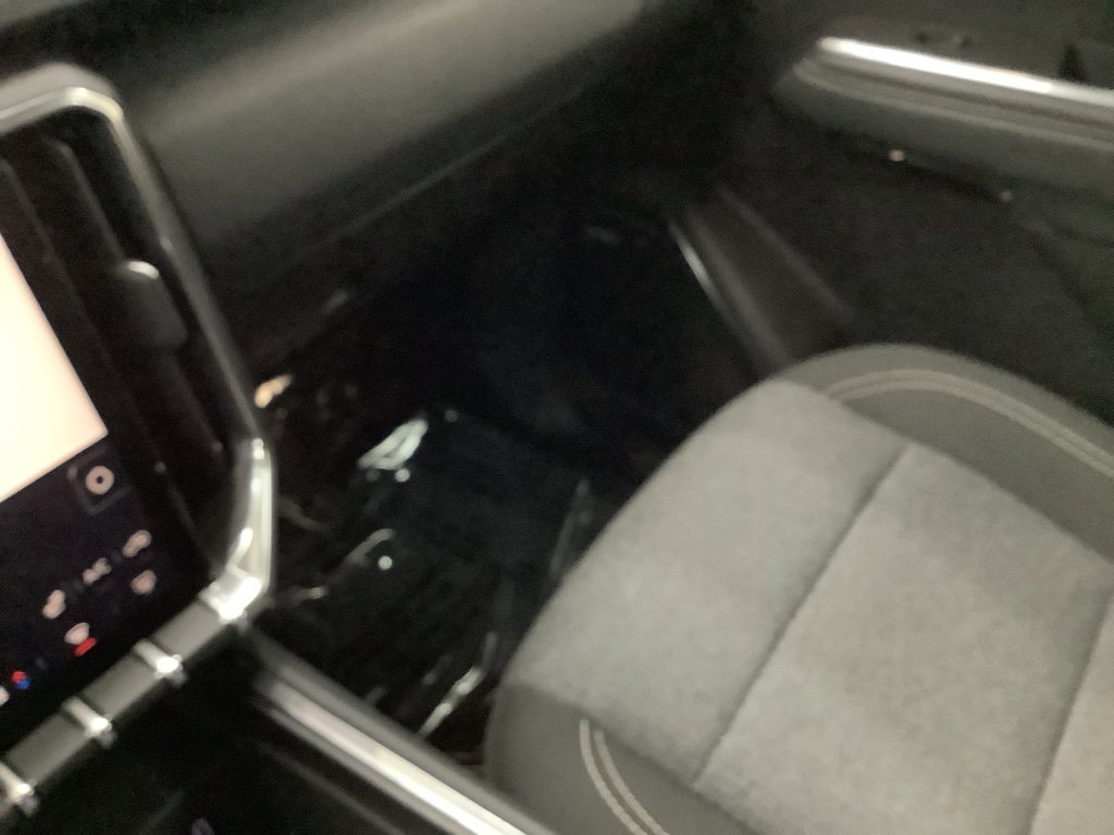 Used 2025 GMC Acadia Elevation image 24