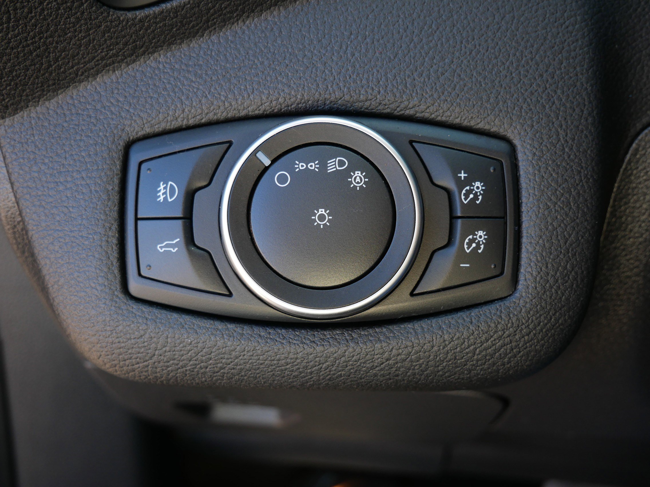 Used 2017 Ford Escape SE w/ SE Cold Weather Package image 26