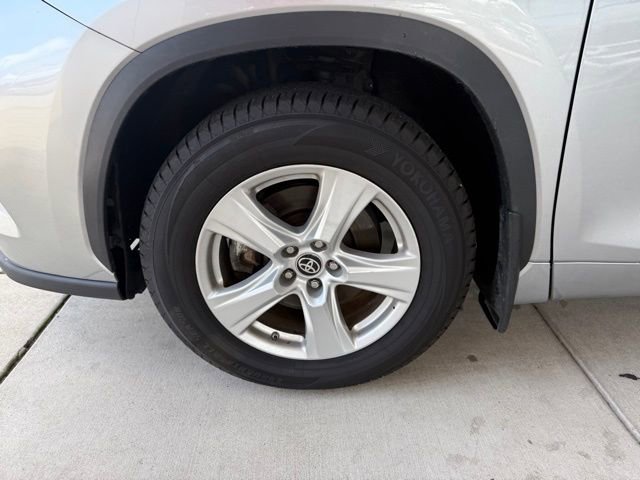 Used 2023 Toyota Highlander L image 5