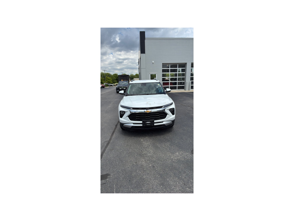 Used 2025 Chevrolet TrailBlazer LT FWD image 8