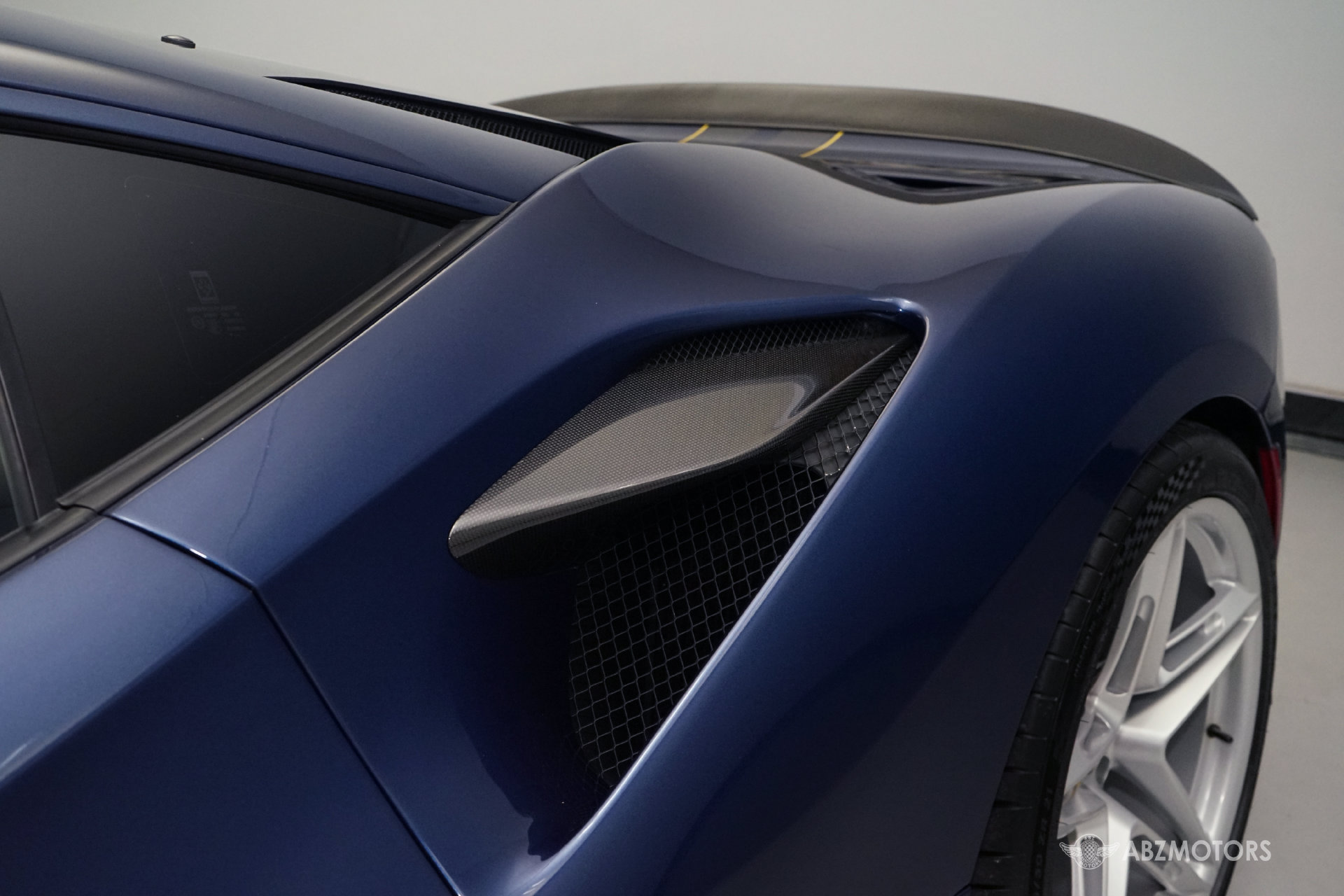 Used 2021 Ferrari F8 Tributo RWD image 8