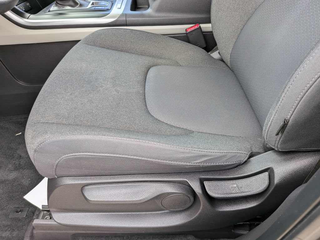 Certified 2024 Kia Carnival LX FWD image 21