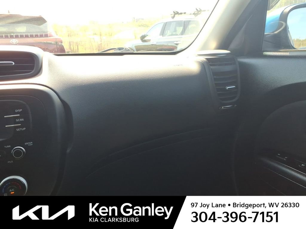 Used 2016 Kia Soul + w/ Designer's Package FWD image 18