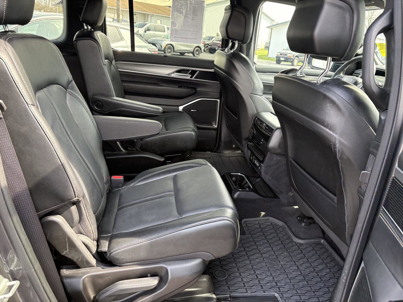 Used 2024 Jeep Wagoneer Series II w/ Convenience Group I image 19