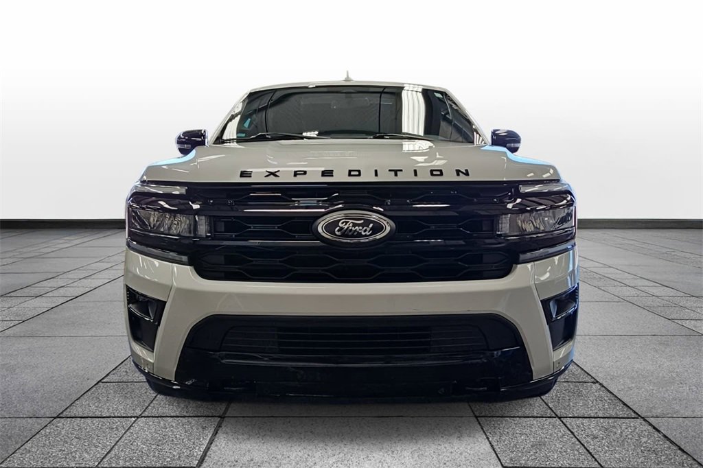 Used 2022 Ford Expedition Max Limited image 2