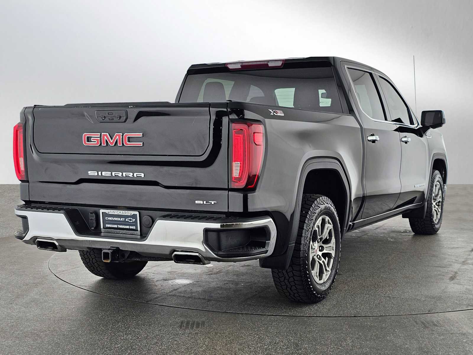 Used 2022 GMC Sierra 1500 SLT w/ SLT Convenience Package image 3