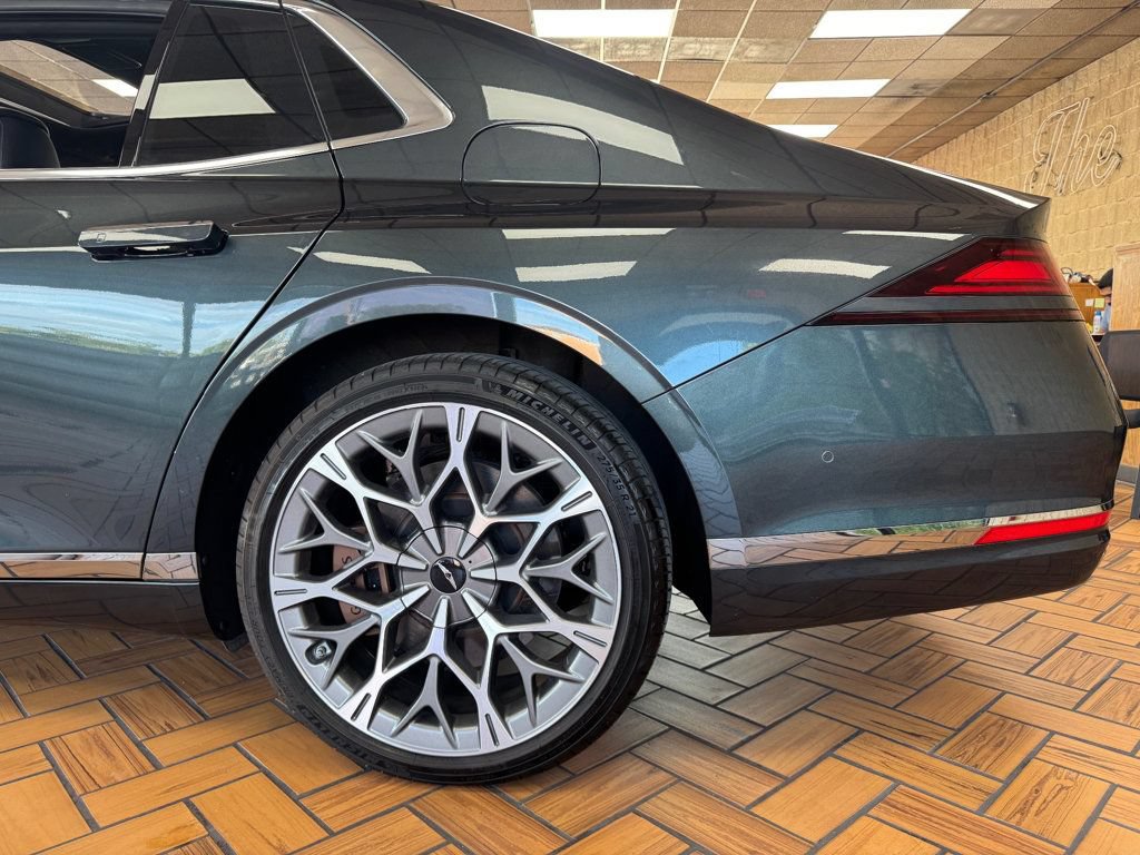 Used 2024 Genesis G90 3.5T AWD/4WD image 13
