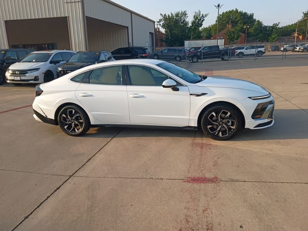 Used 2025 Hyundai Sonata SEL FWD image 6