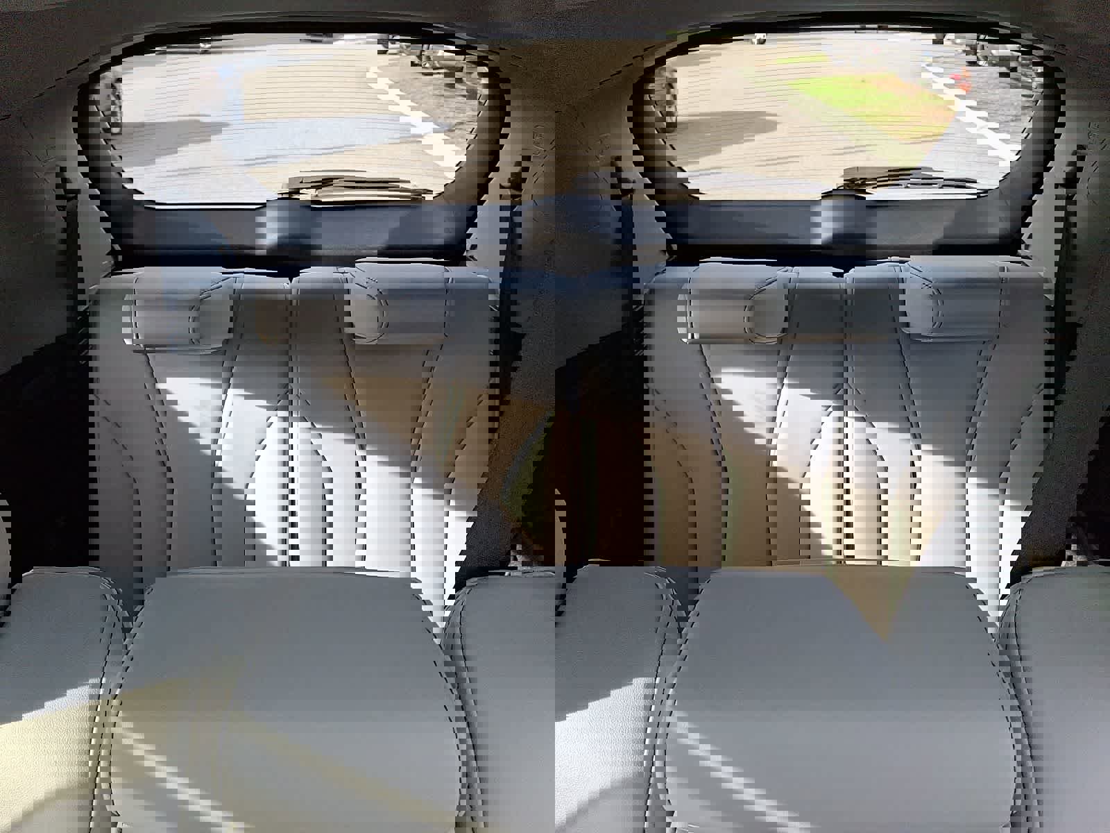 Used 2023 Acura MDX SH-AWD w/ Technology Package image 12