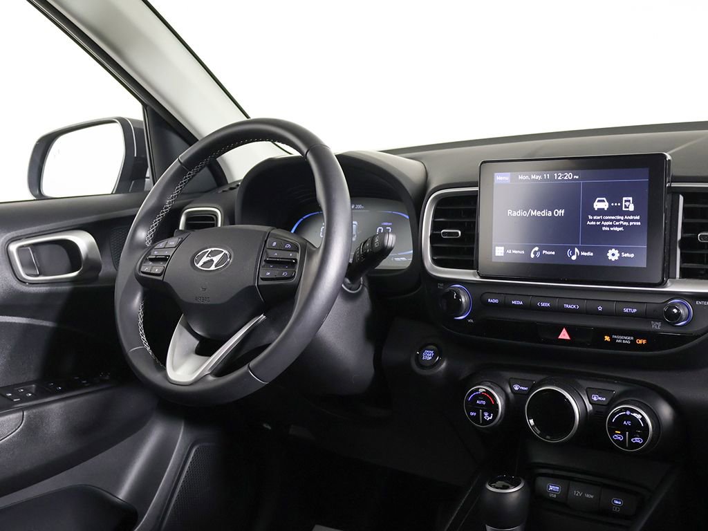 Certified 2024 Hyundai Venue SEL FWD image 26