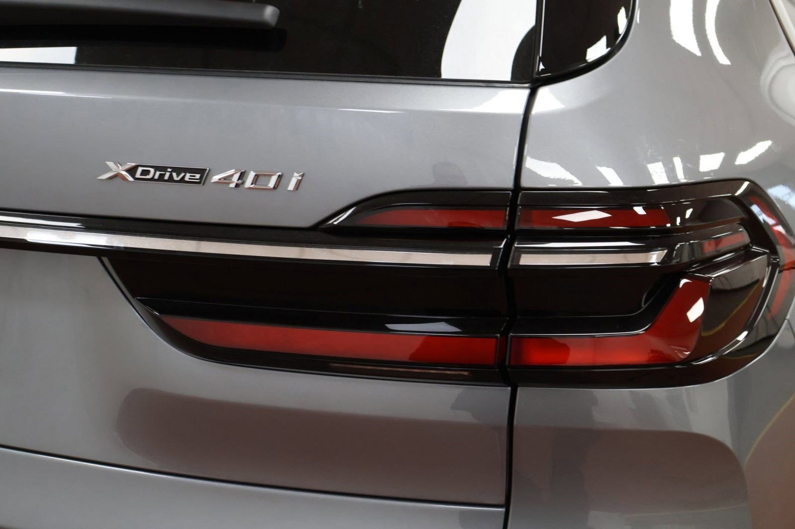 Used 2025 BMW X7 xDrive40i w/ Premium Package image 13