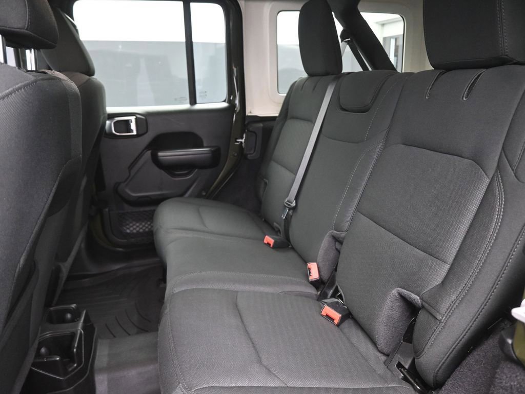 Used 2021 Jeep Wrangler Unlimited Sport image 23