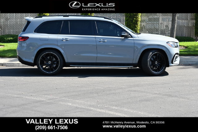 Used 2024 Mercedes-Benz GLS 580 4MATIC image 3
