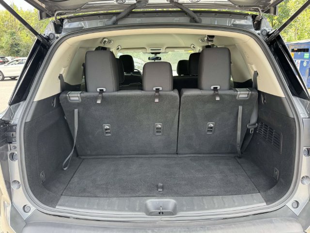 Used 2024 Nissan Pathfinder S AWD/4WD image 13