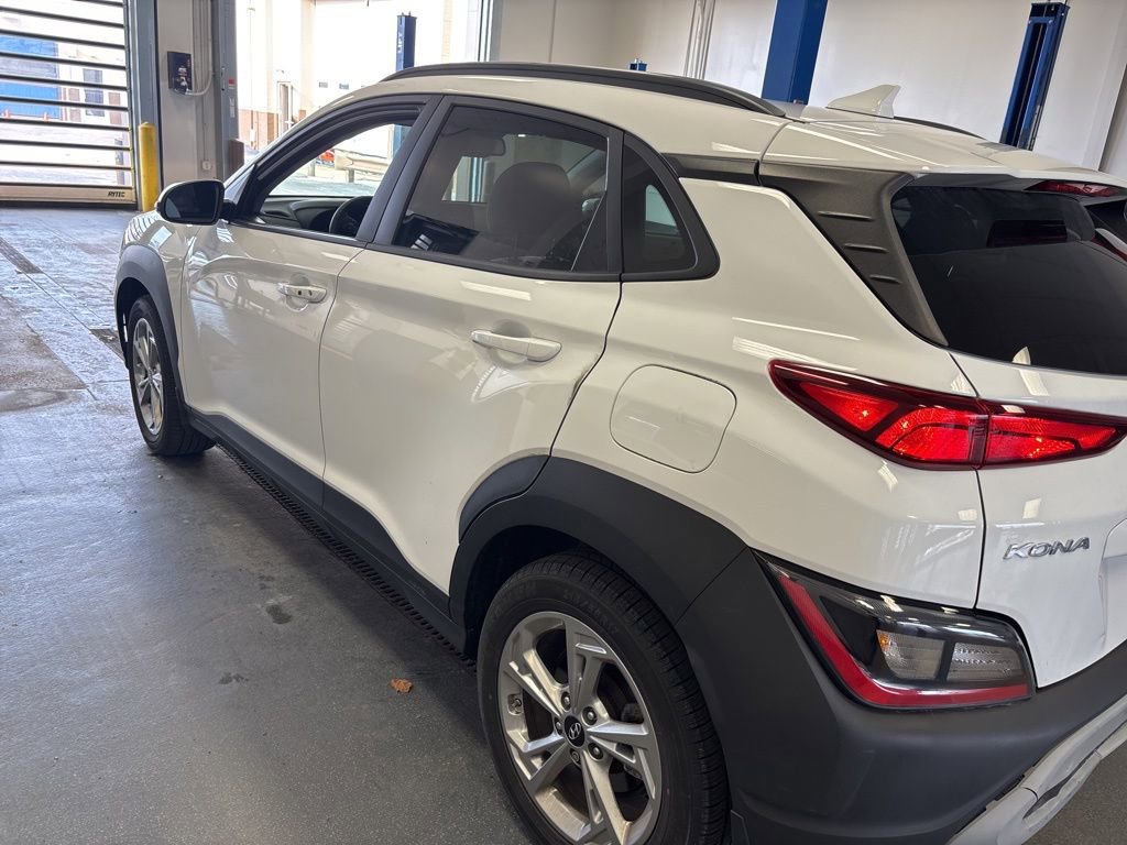 Used 2023 Hyundai Kona SEL image 3