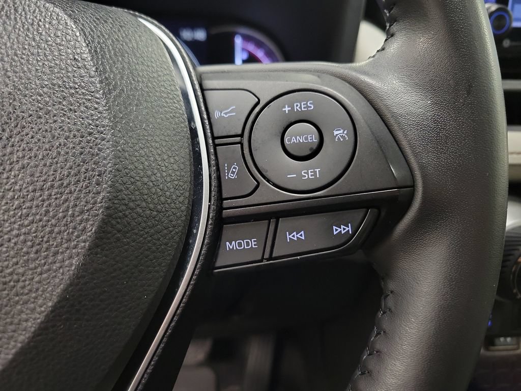 Used 2019 Toyota RAV4 Limited FWD image 26