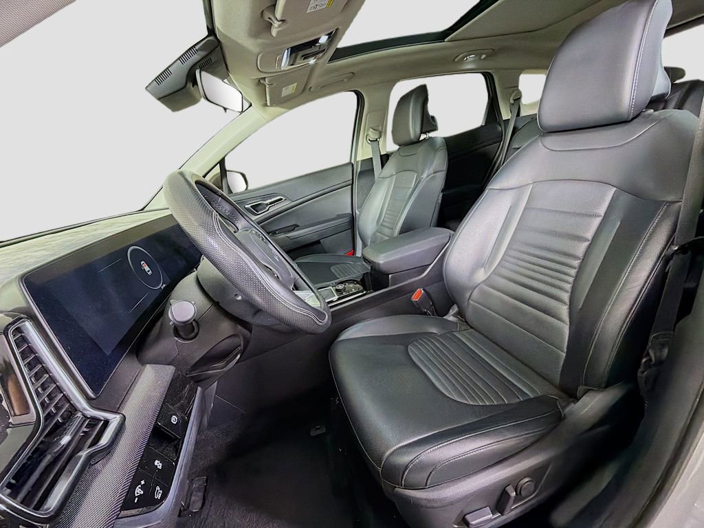 Used 2025 Kia Sportage SX image 13