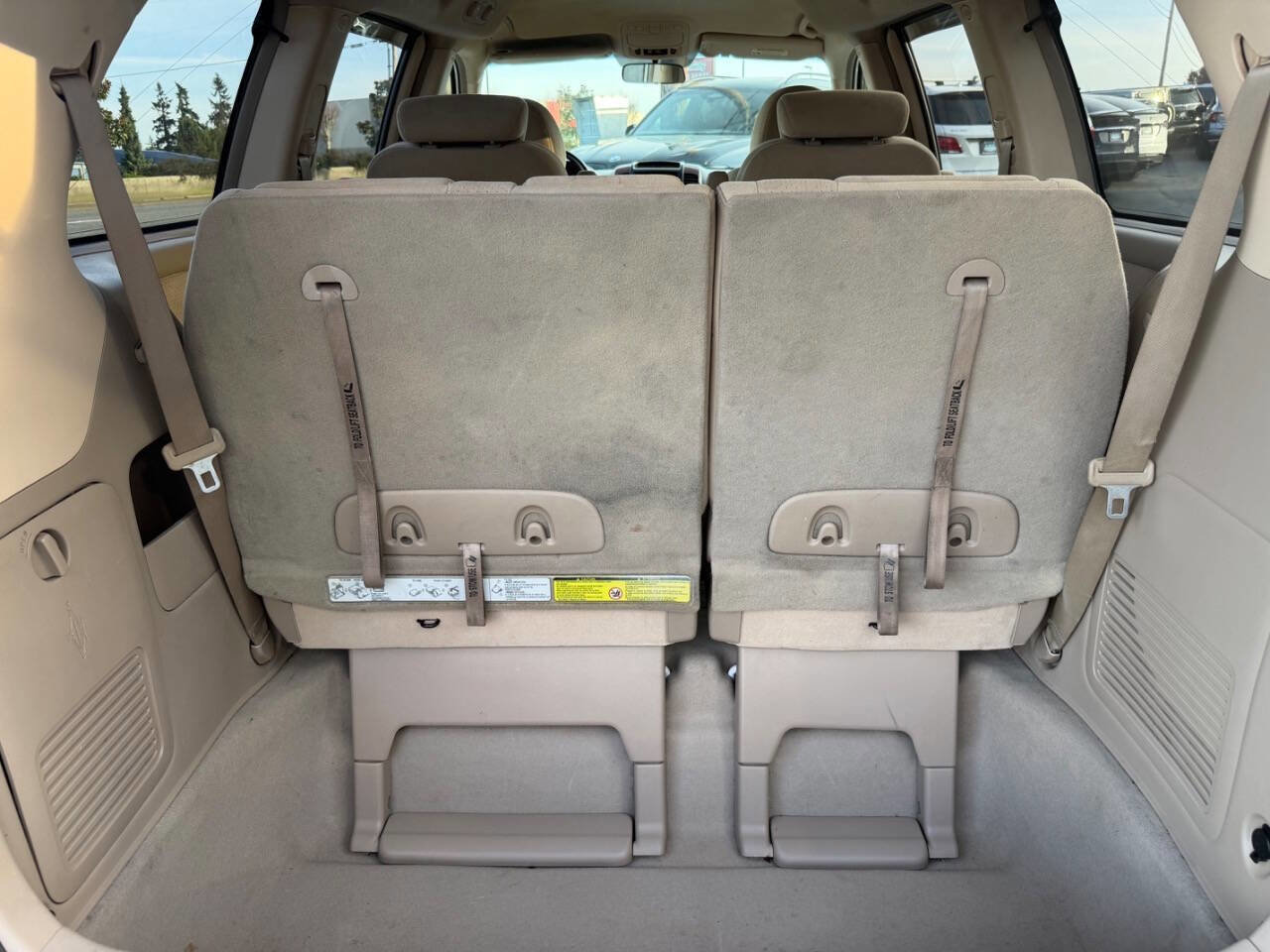 Used 2007 Hyundai Entourage GLS image 8