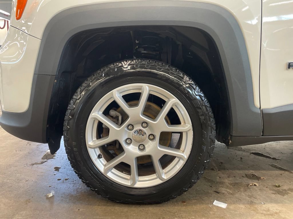 Used 2020 Jeep Renegade Latitude w/ Cold Weather Group AWD/4WD image 26