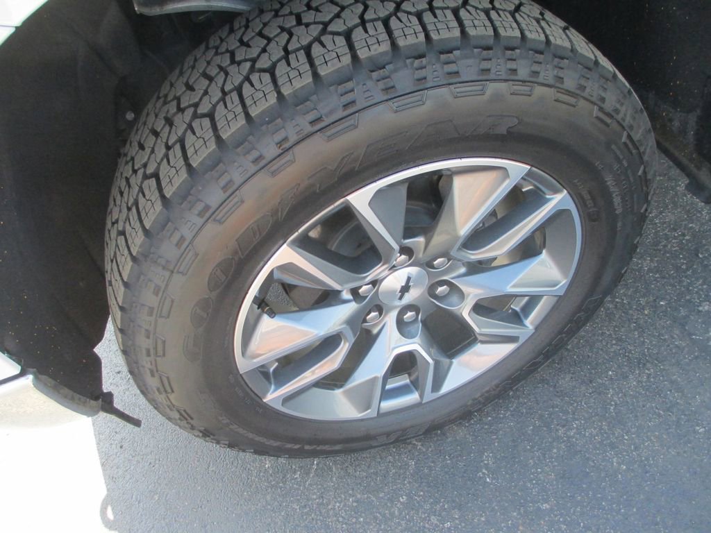 Used 2025 Chevrolet Silverado 1500 LTZ w/ LTZ Premium Package AWD/4WD image 14