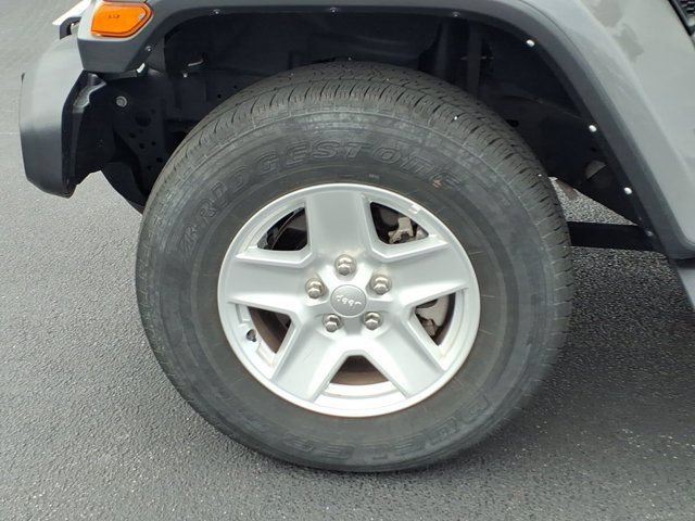 Used 2023 Jeep Gladiator Sport AWD/4WD image 30