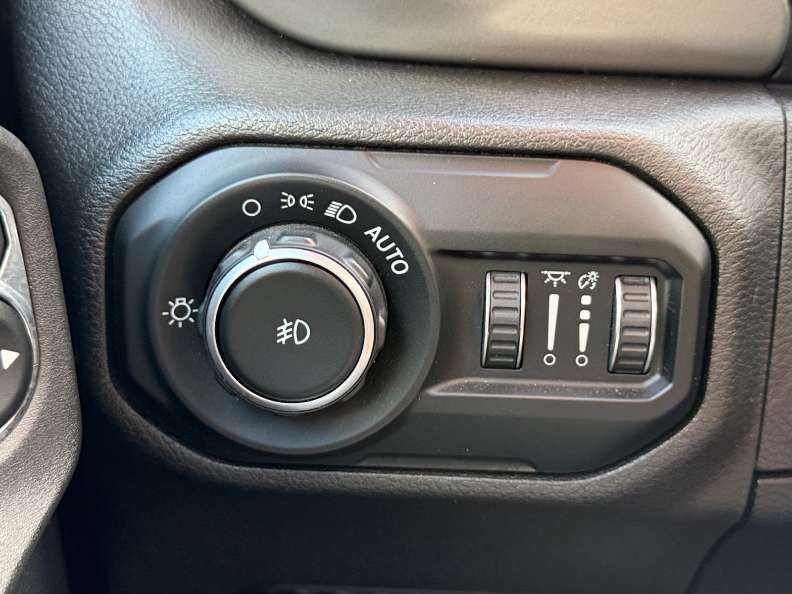 Used 2021 Jeep Wrangler Unlimited Sport w/ Sun And Sound Package AWD/4WD image 19