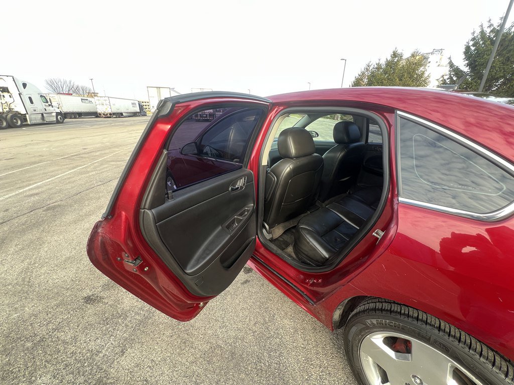 Used 2009 Chevrolet Impala SS w/ Convenience Package image 14