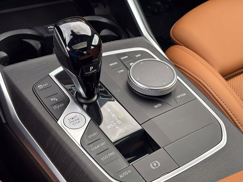 Certified 2022 BMW 330i xDrive Sedan w/ Driving Assistance Package AWD/4WD image 38