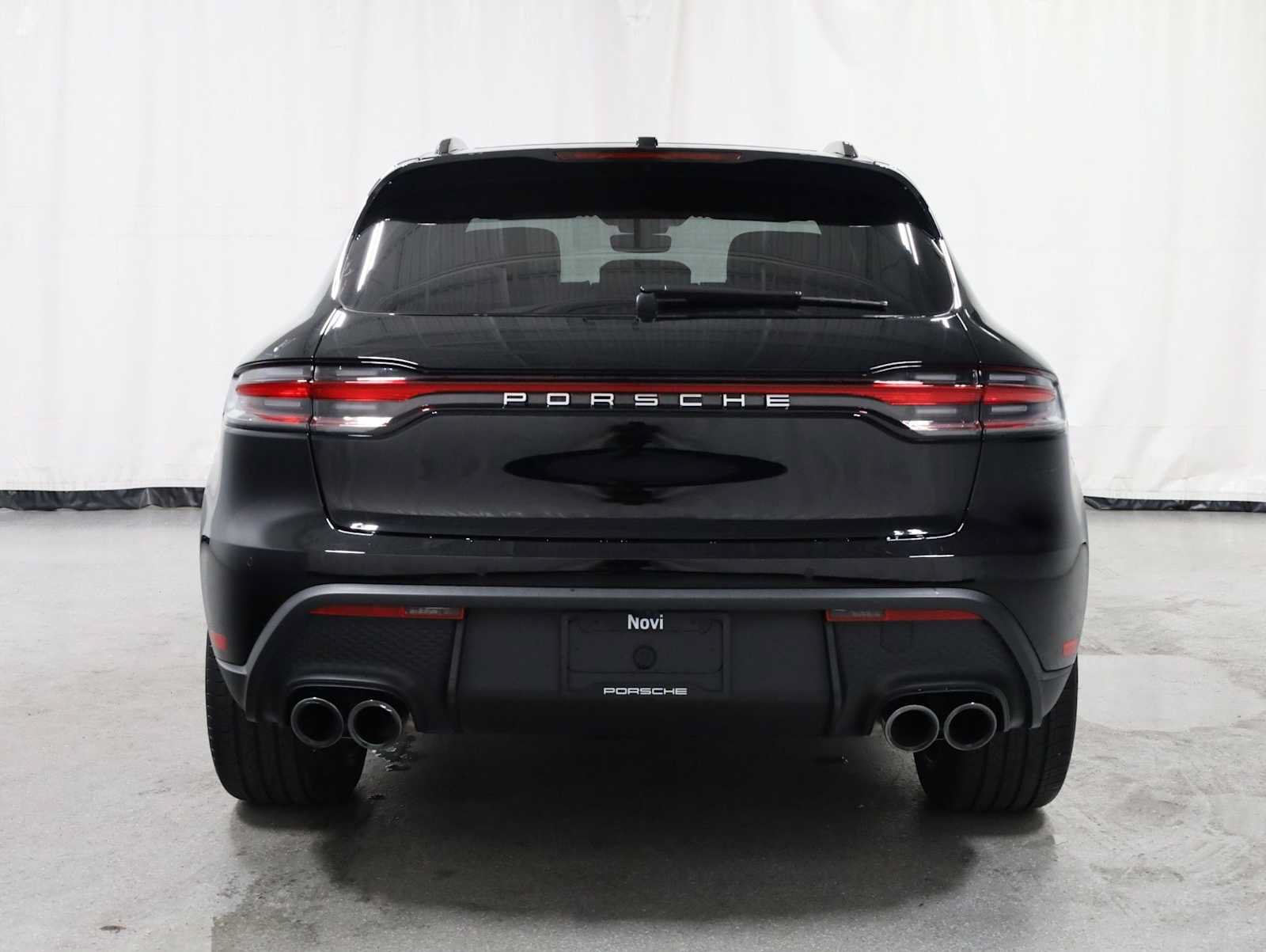 Certified 2026 Porsche Macan AWD/4WD image 7