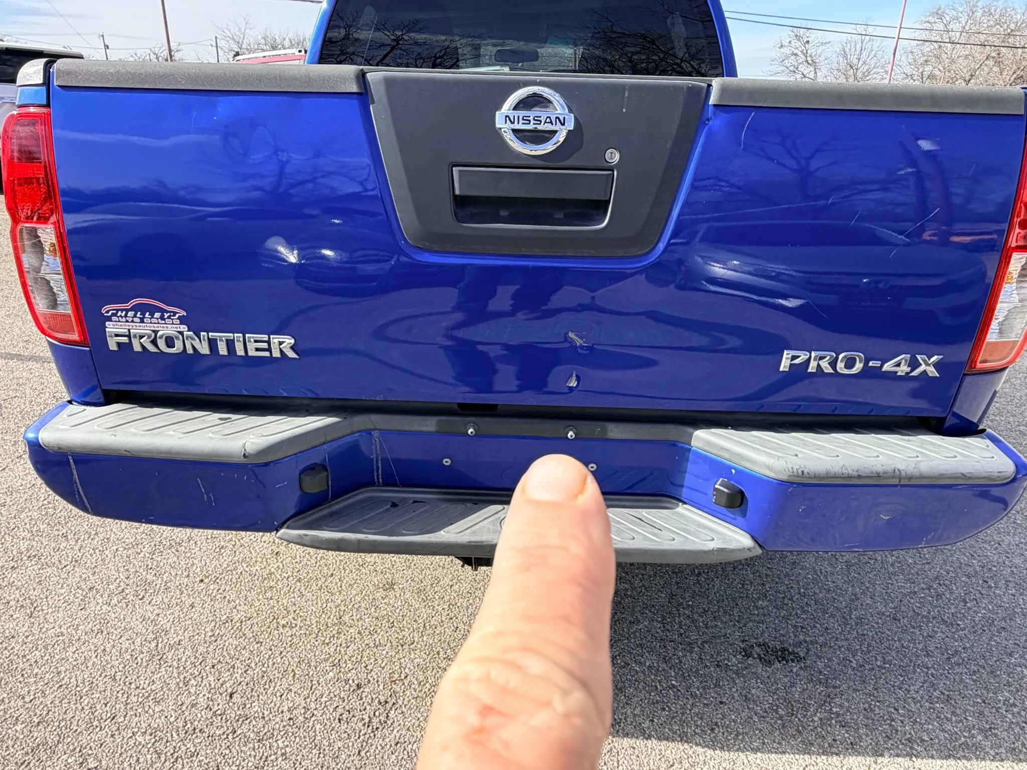 Used 2012 Nissan Frontier PRO-4X image 7