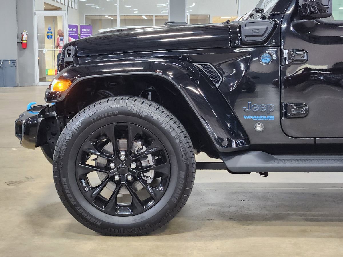 Used 2021 Jeep Wrangler Unlimited Sahara AWD/4WD image 18
