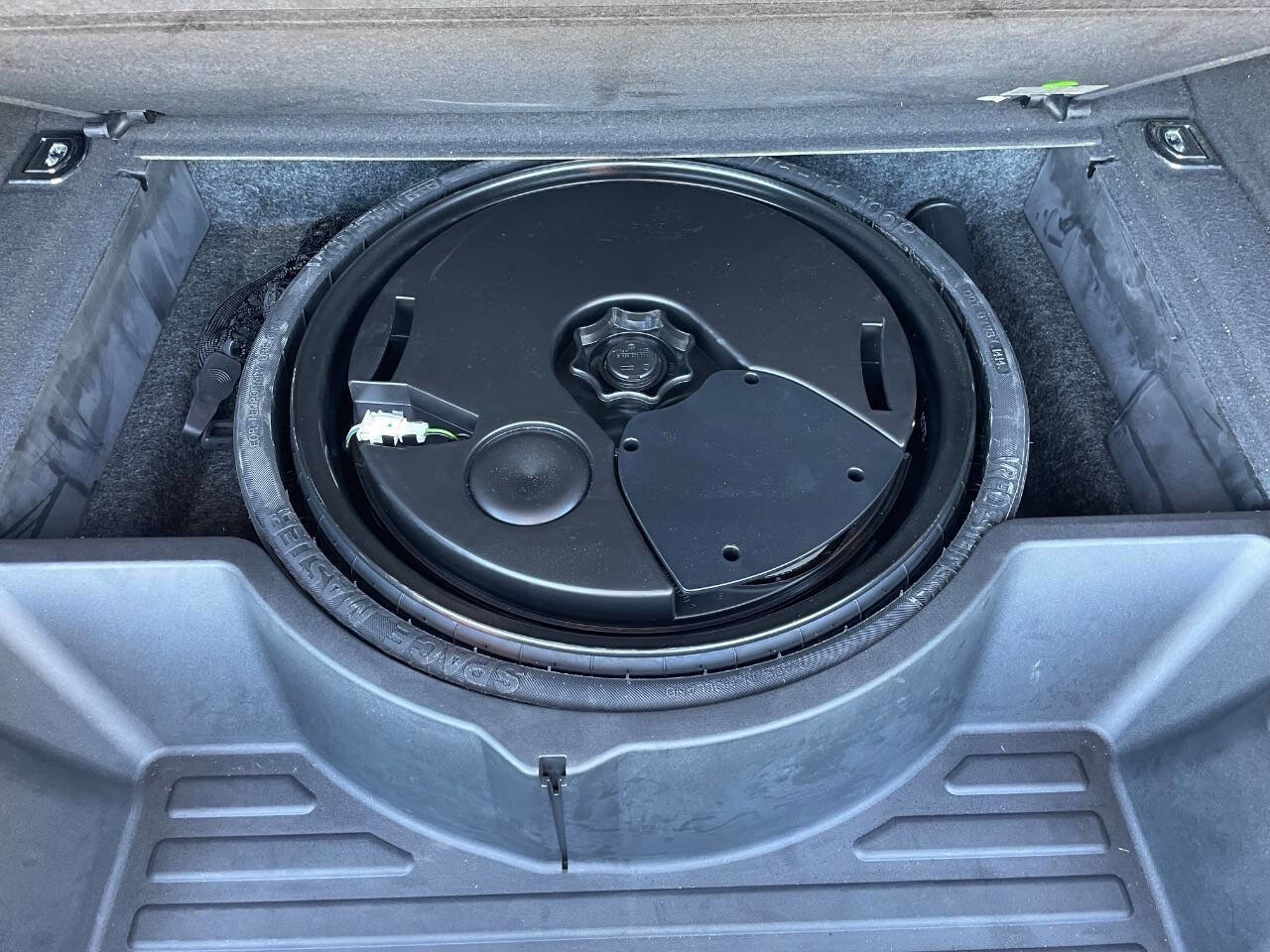 Used 2015 Audi SQ5 Premium Plus w/ Technology Package AWD/4WD image 19