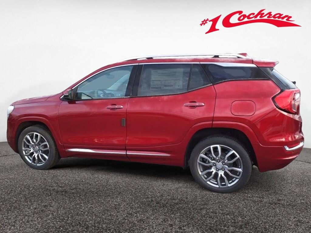 Used 2023 GMC Terrain Denali w/ Denali Premium Package image 4