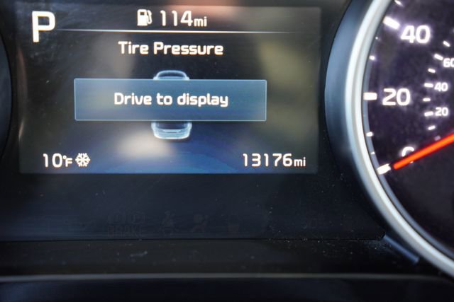 Used 2023 Kia Carnival EX image 35