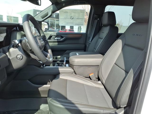 New 2026 GMC Yukon XL Denali w/ LPO, Floor Liner Package image 8